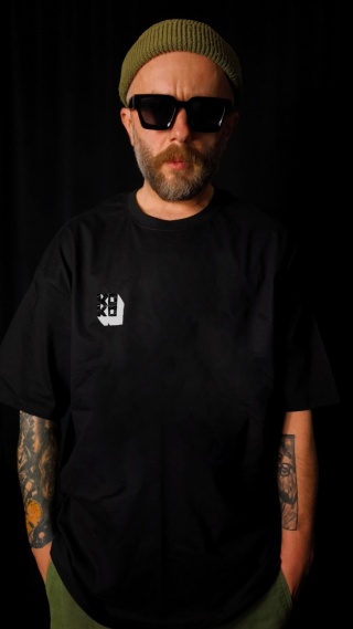 T-SHIRT LOGOS BLACK (PREORDER)