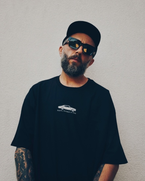 T-SHIRT MO KESZ BLACK (PREORDER)